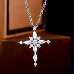🌹925 Silver Plated Cross Crystal Zircon Pendant with Chain Necklace 🍃🌹
